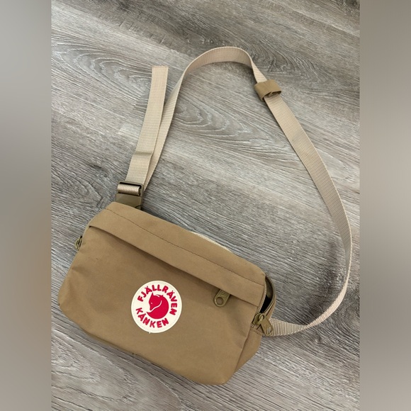 FjallRaven Kanten belt bag khaki tan Crossbody Fanny Pack bag - FjallRaven bag - Picture 1 of 12